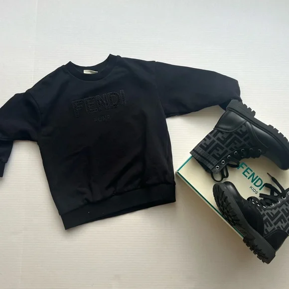 Fendi kids boots size 31. Fendi sweatshirt boys size 6Y - Picture 1 of 3